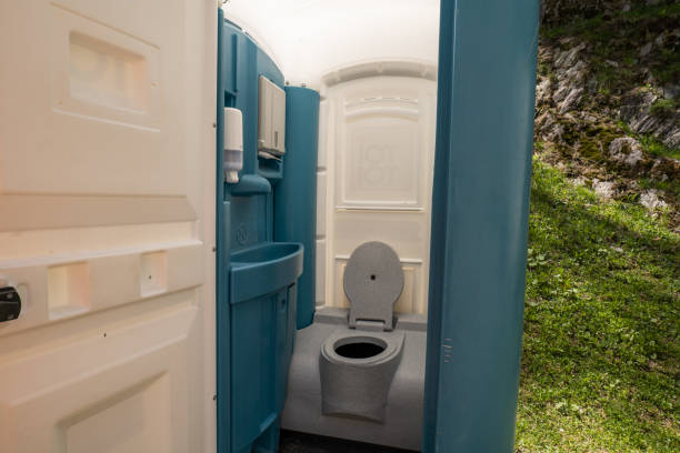 Best Portable bathroom rental  in Elwood, IL