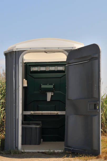 Best Porta potty delivery and setup  in Elwood, IL